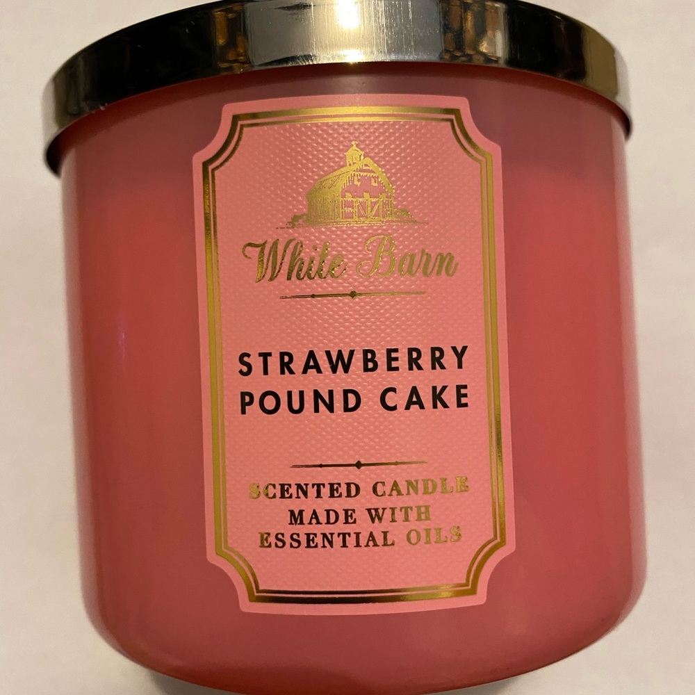 White Barn / Bath and Body Works Candle